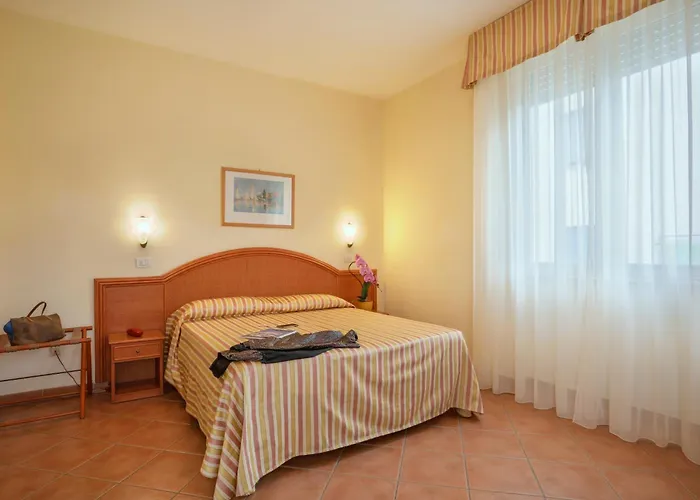 Katy 3* Виареджо