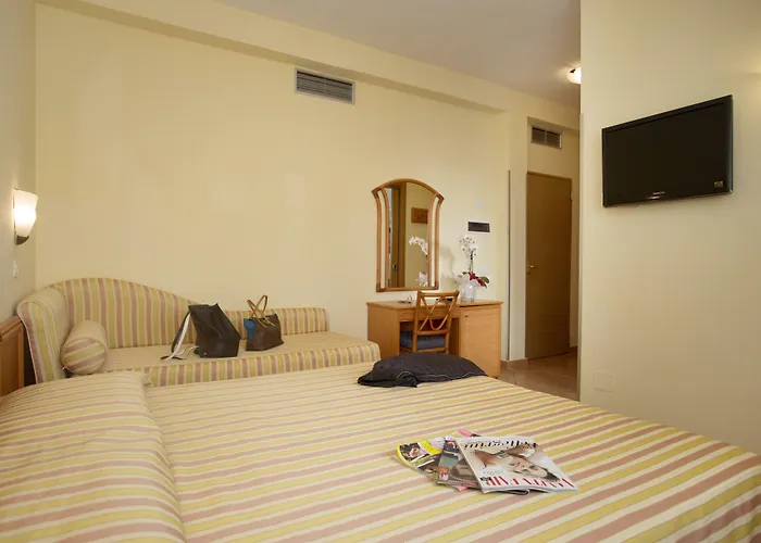 Katy 3* Виареджо