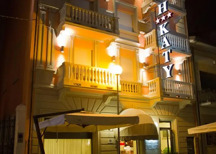 Katy 3* Виареджо